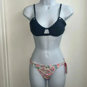 Women’s Two Piece Swimsuit Bikini Adjustable Straps Cheeky Bottom - Size Small